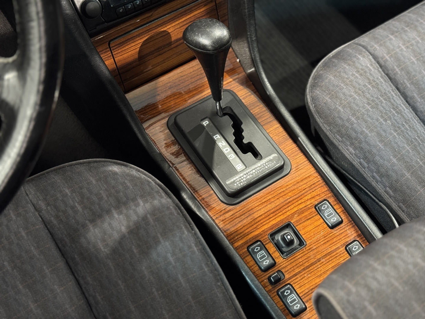 MERCEDES-BENZ 300 19