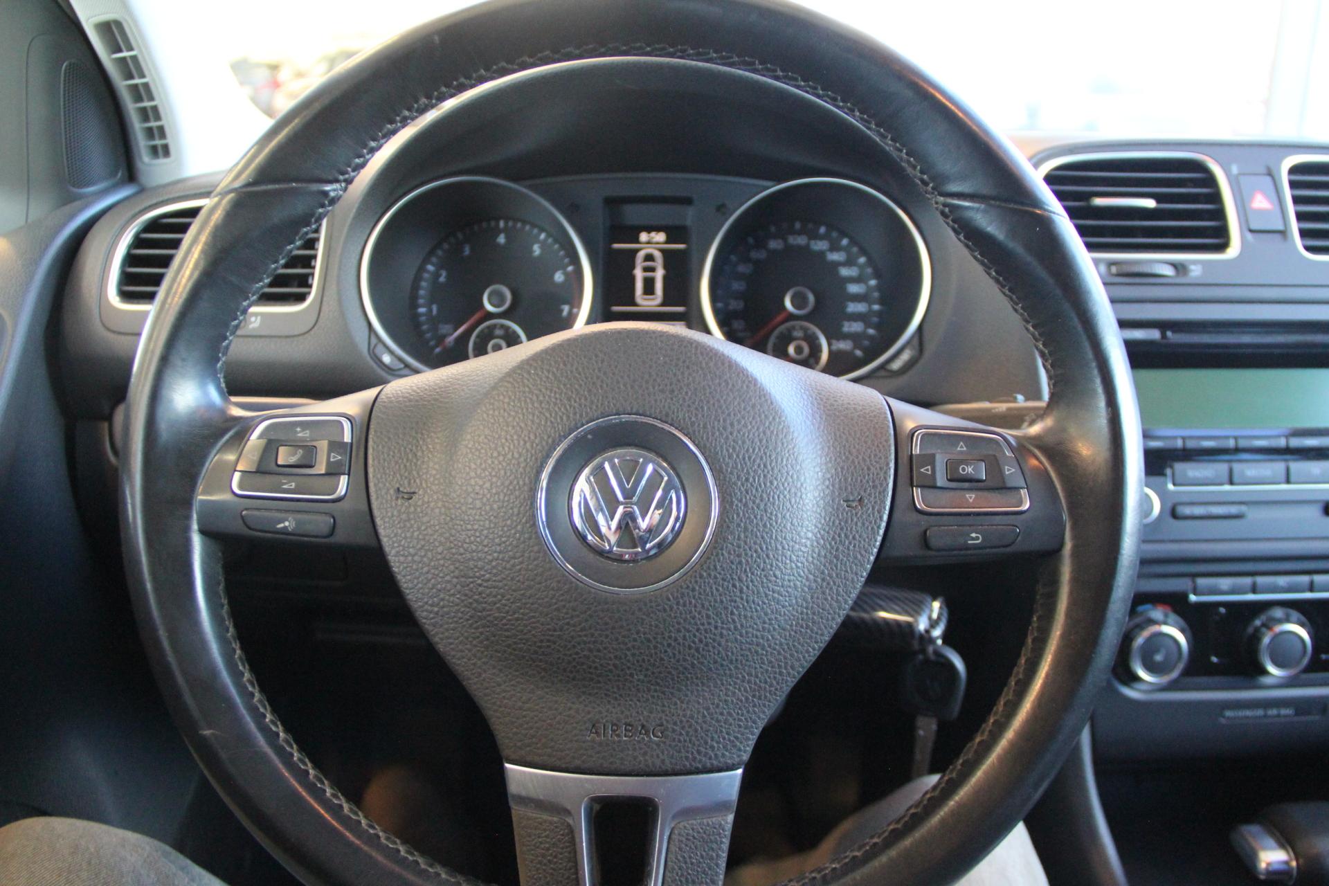 VOLKSWAGEN Golf 2009