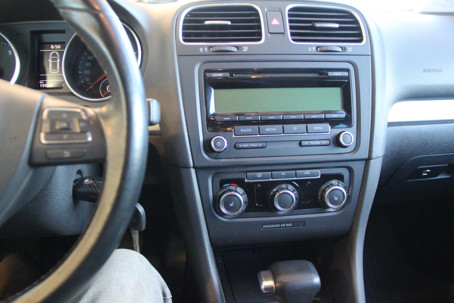 VOLKSWAGEN Golf 2009