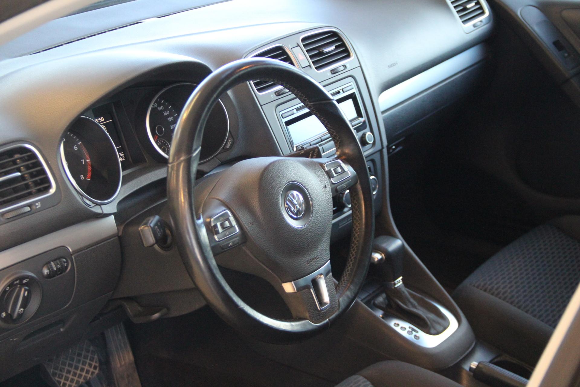 VOLKSWAGEN Golf 2009