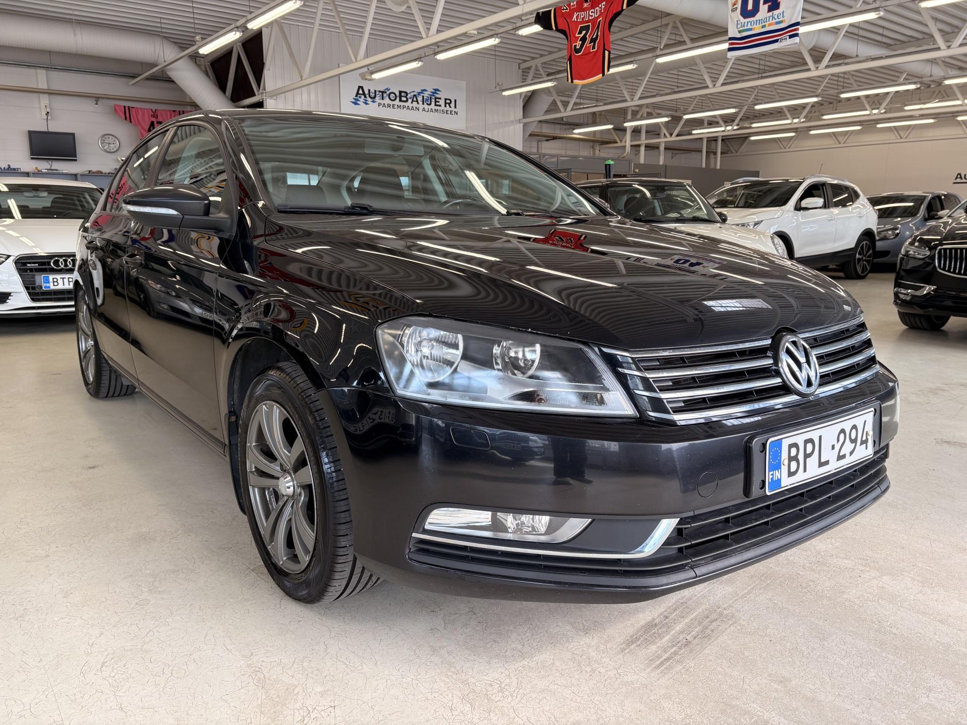 VOLKSWAGEN Passat 2011