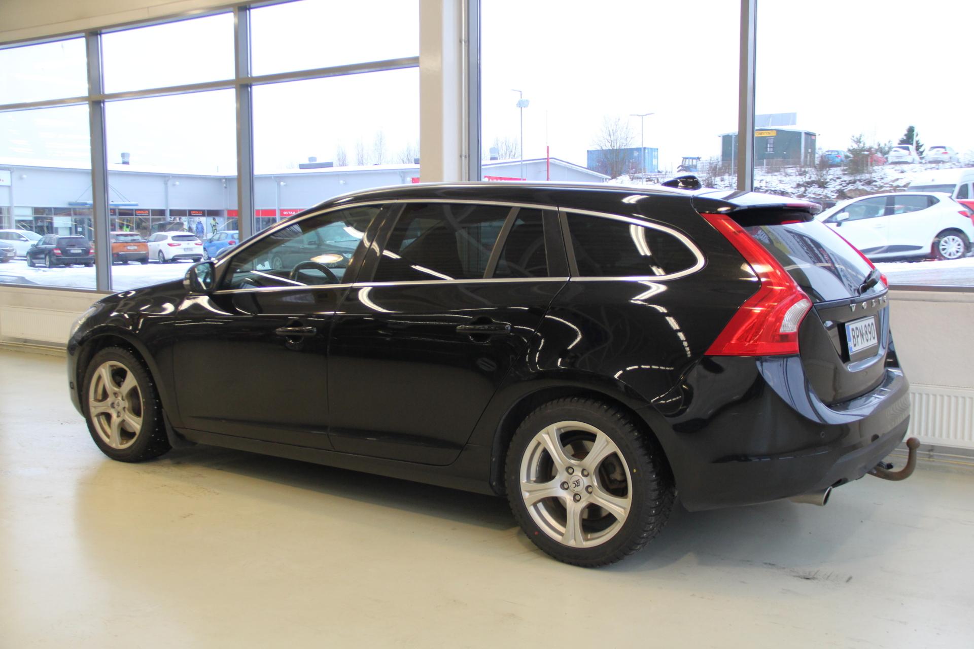 VOLVO V60 2011