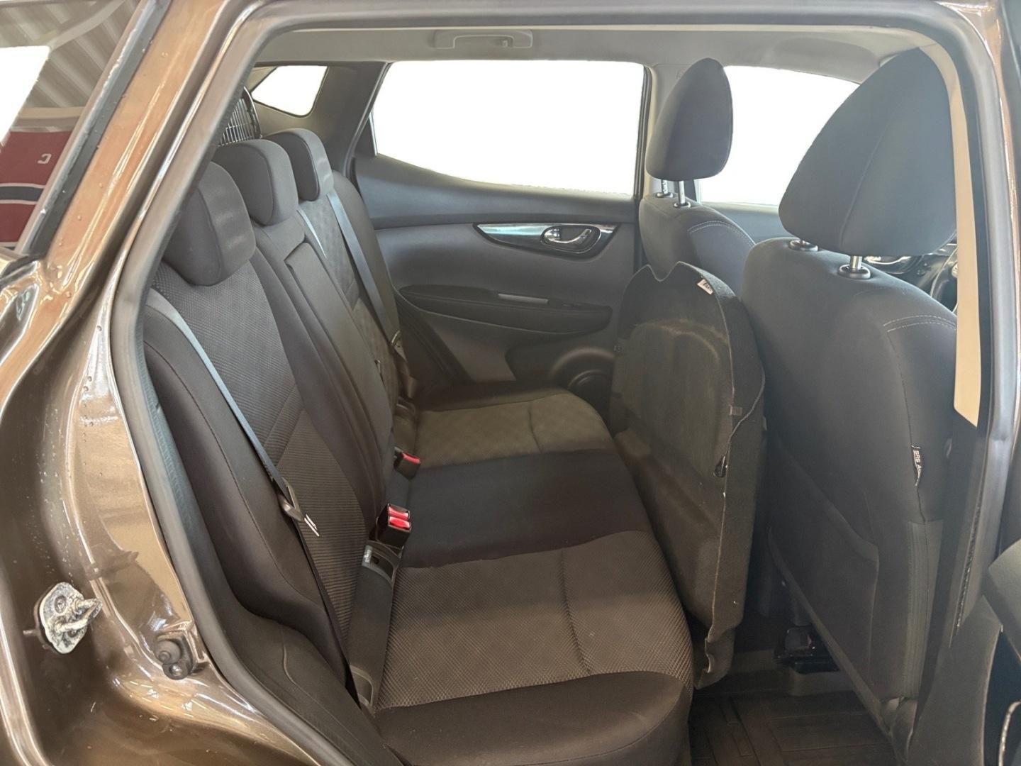 NISSAN Qashqai 2015