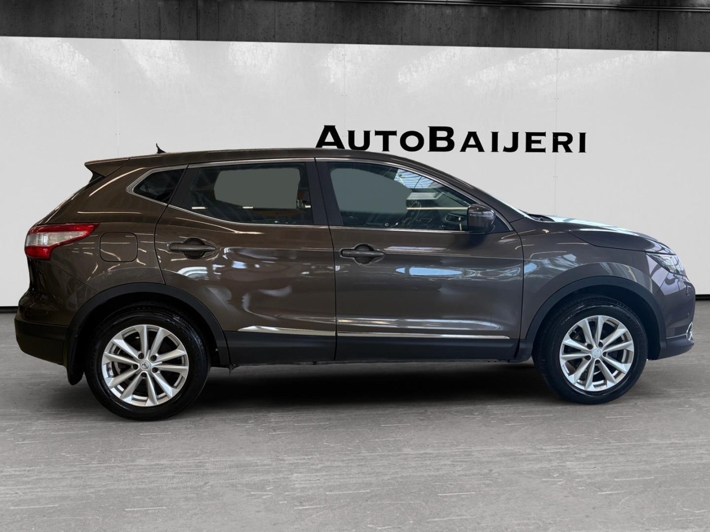 NISSAN Qashqai 2015