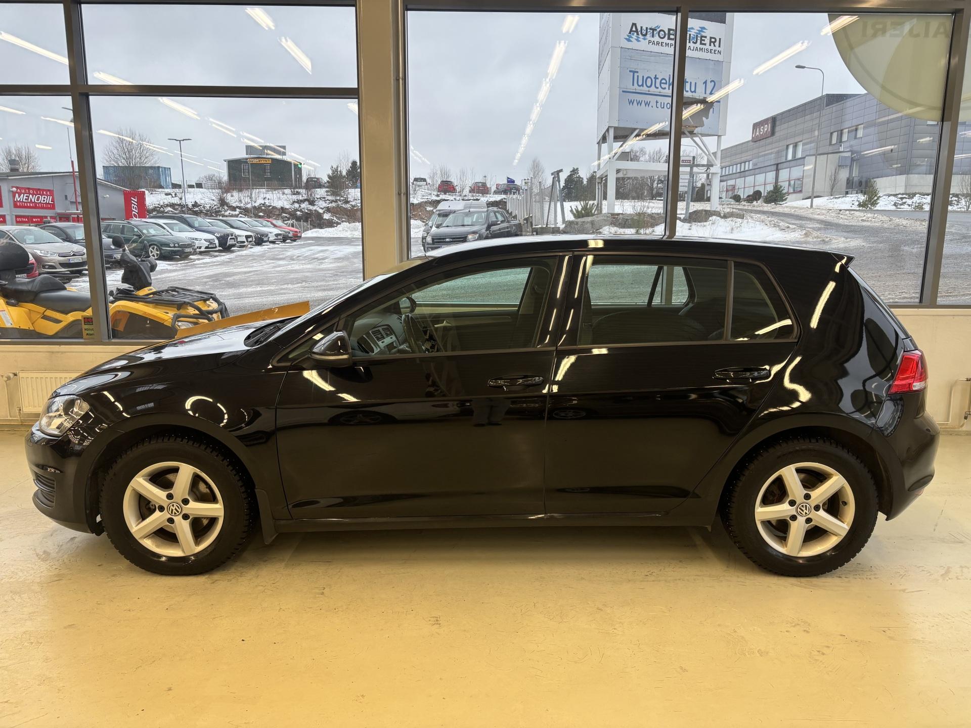 VOLKSWAGEN Golf 2014