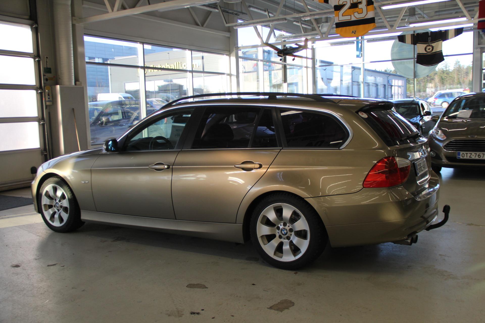 BMW 325 2006