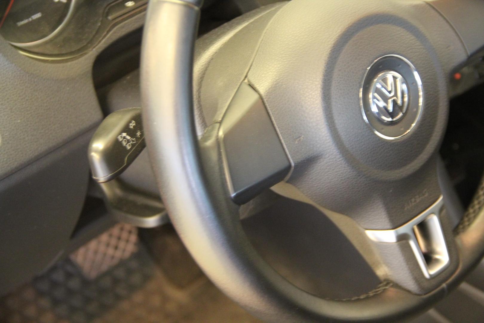 VOLKSWAGEN Polo 2012