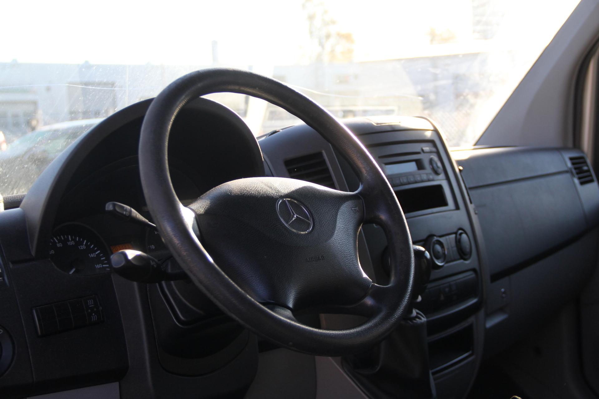 MERCEDES-BENZ Sprinter 2011