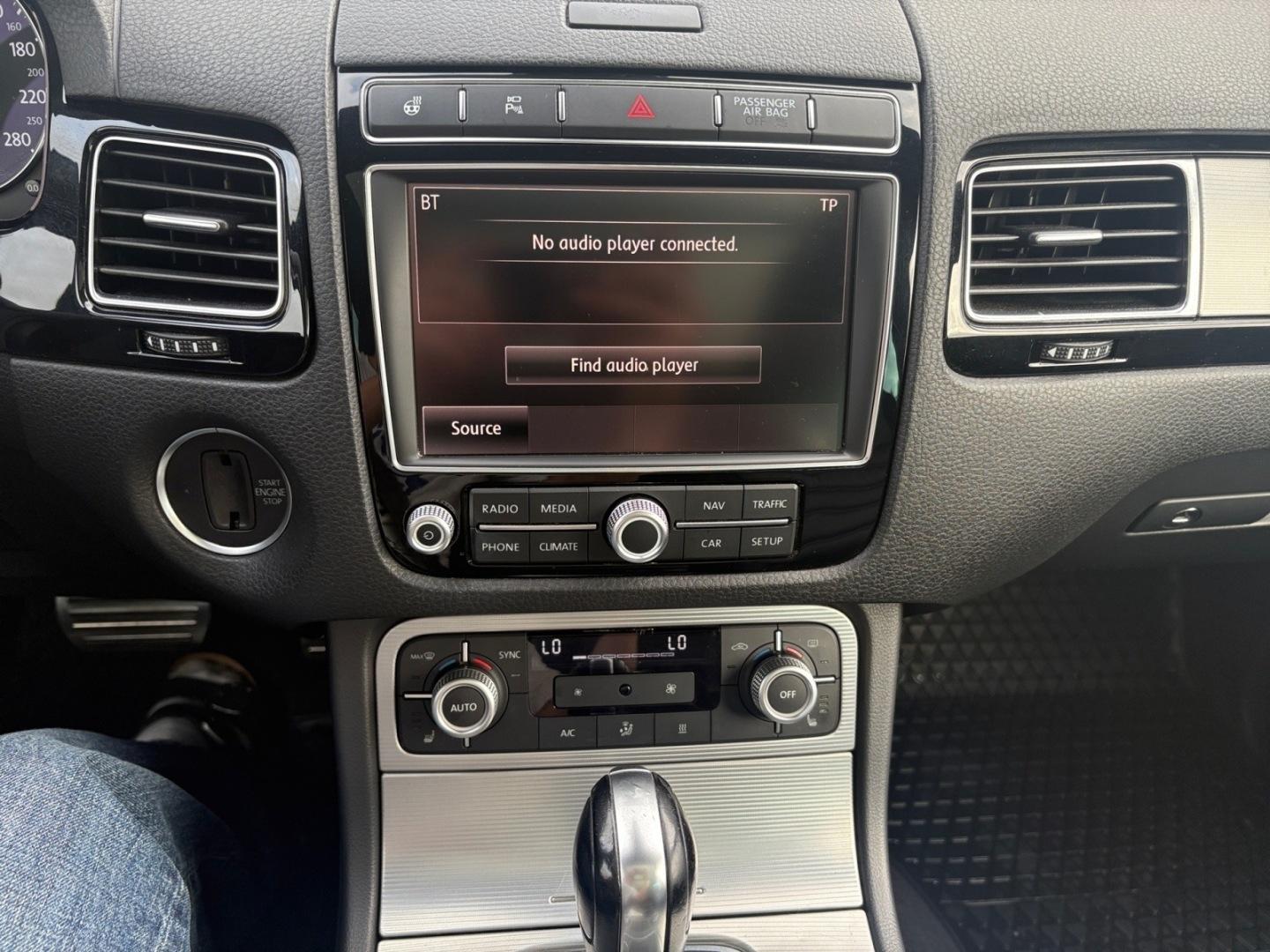 VOLKSWAGEN Touareg 2015