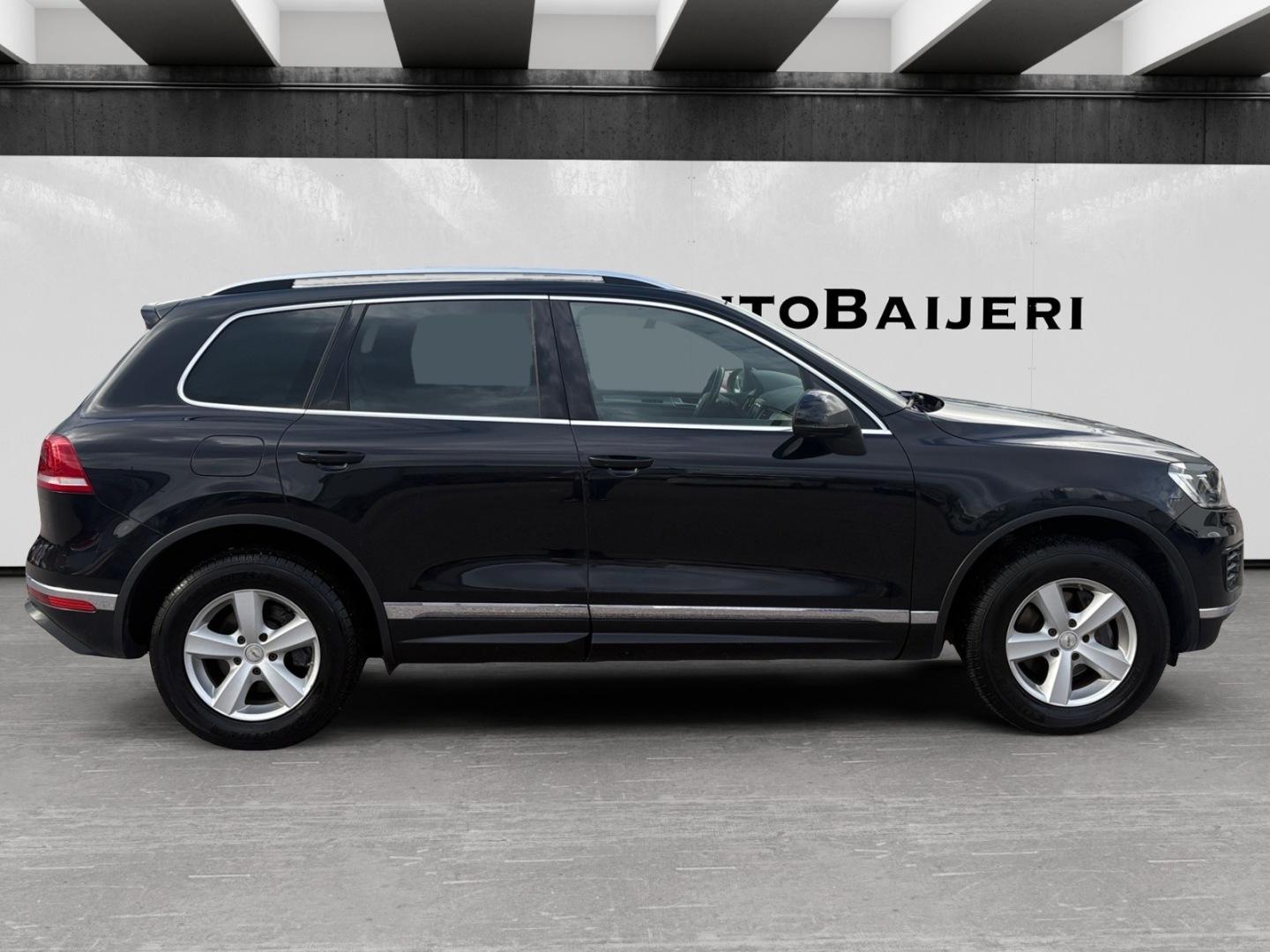 VOLKSWAGEN Touareg 2015