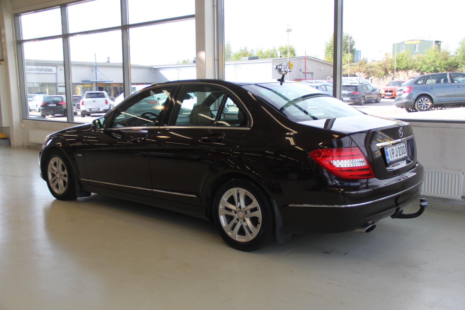 MERCEDES-BENZ C 4