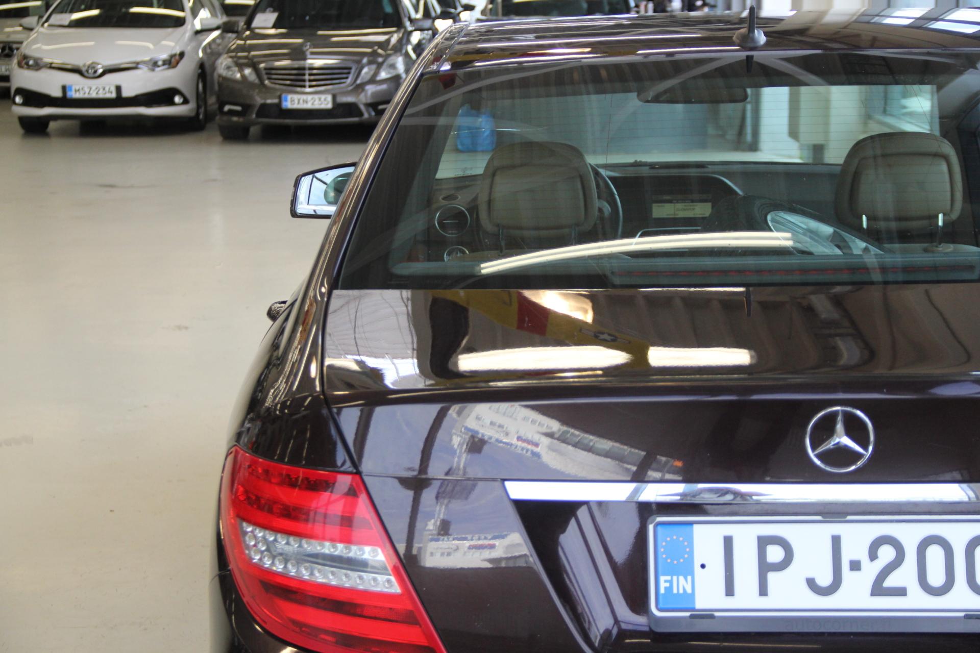 MERCEDES-BENZ C 8