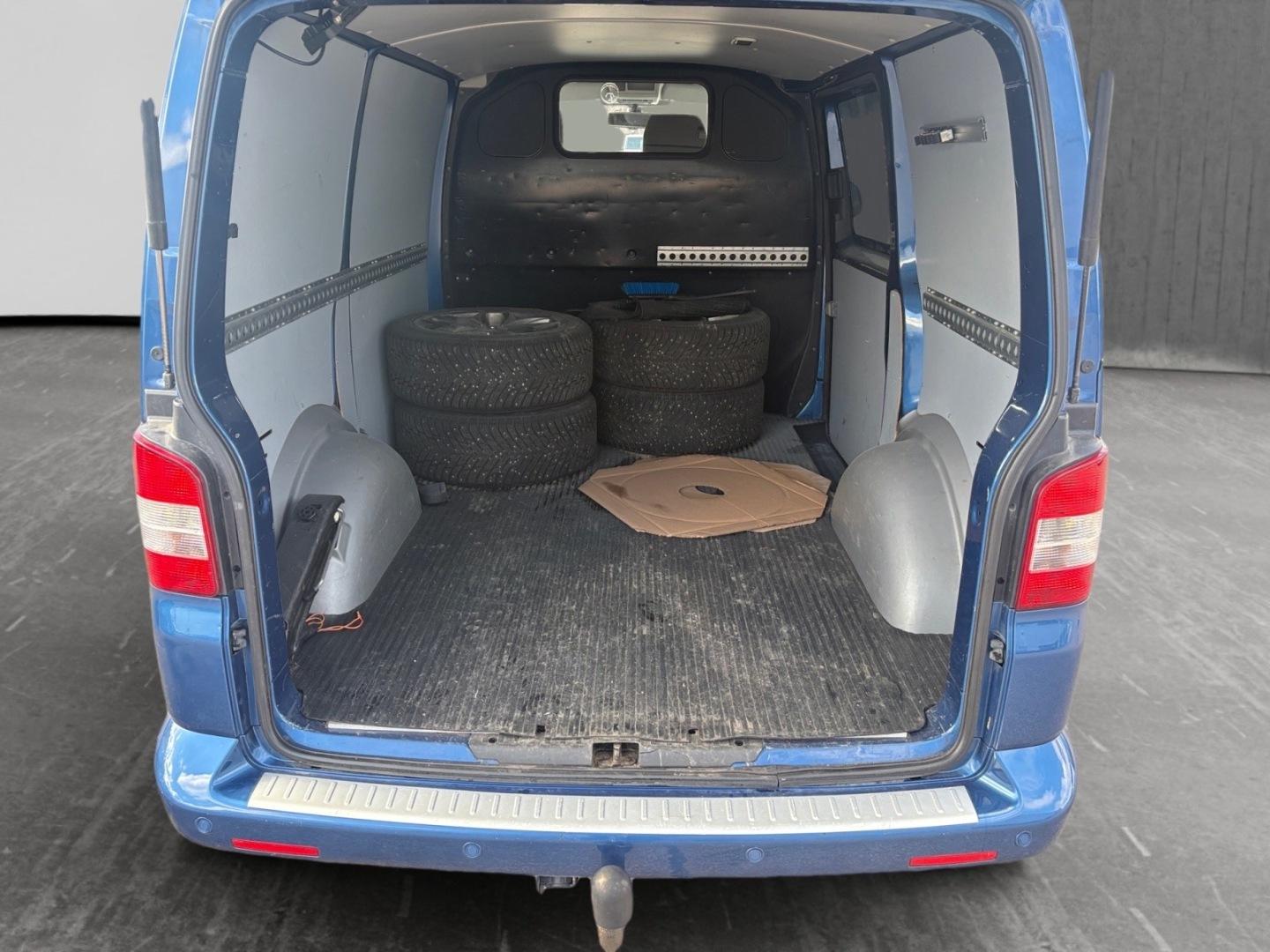 VOLKSWAGEN Transporter 2011