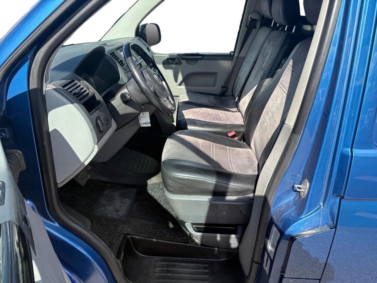 VOLKSWAGEN Transporter 2011
