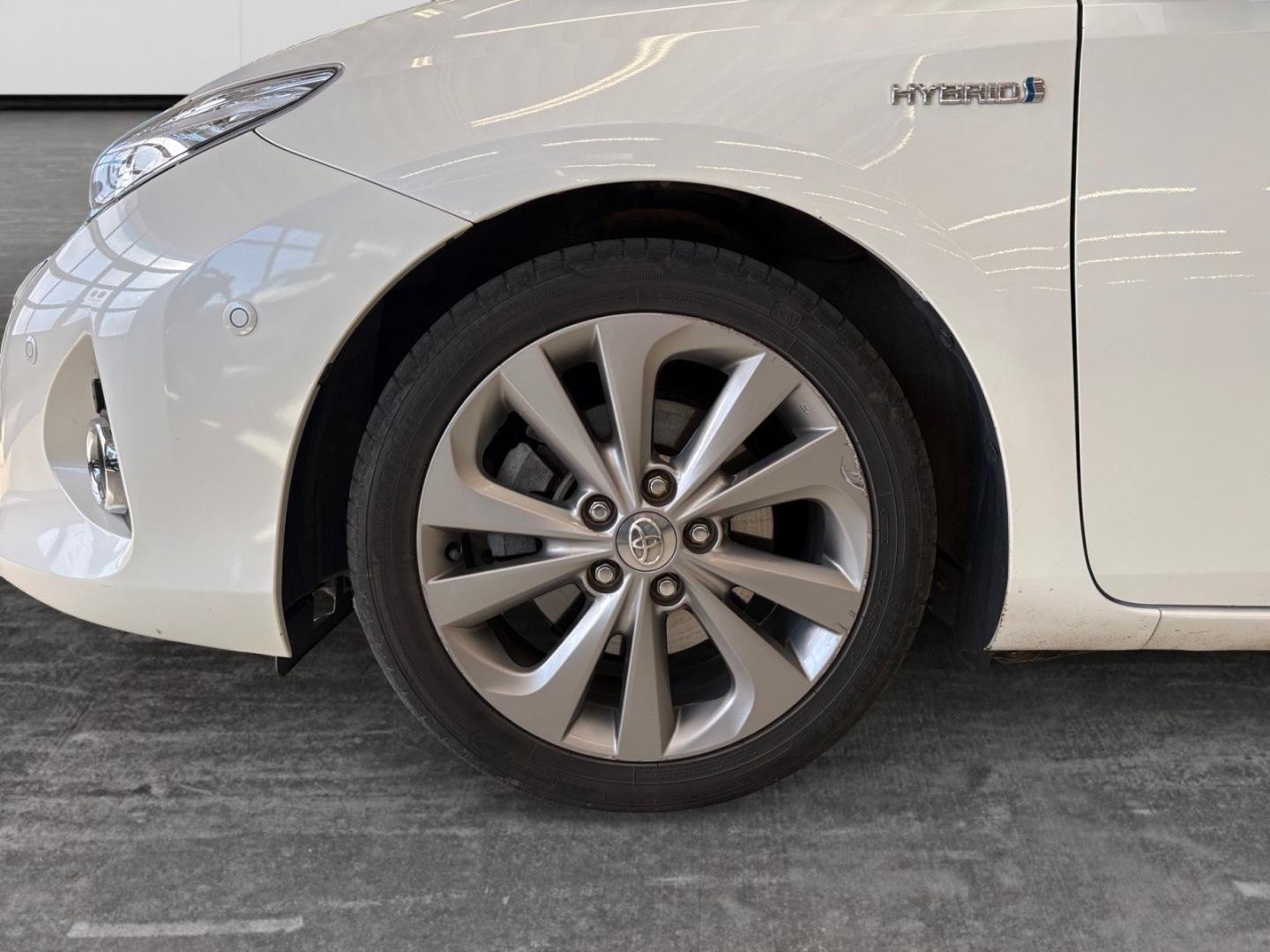 TOYOTA Auris 2013