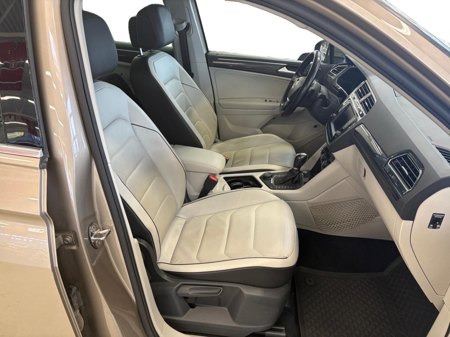 VOLKSWAGEN Tiguan 2016