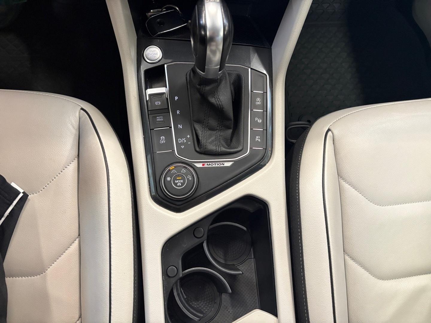 VOLKSWAGEN Tiguan 2016