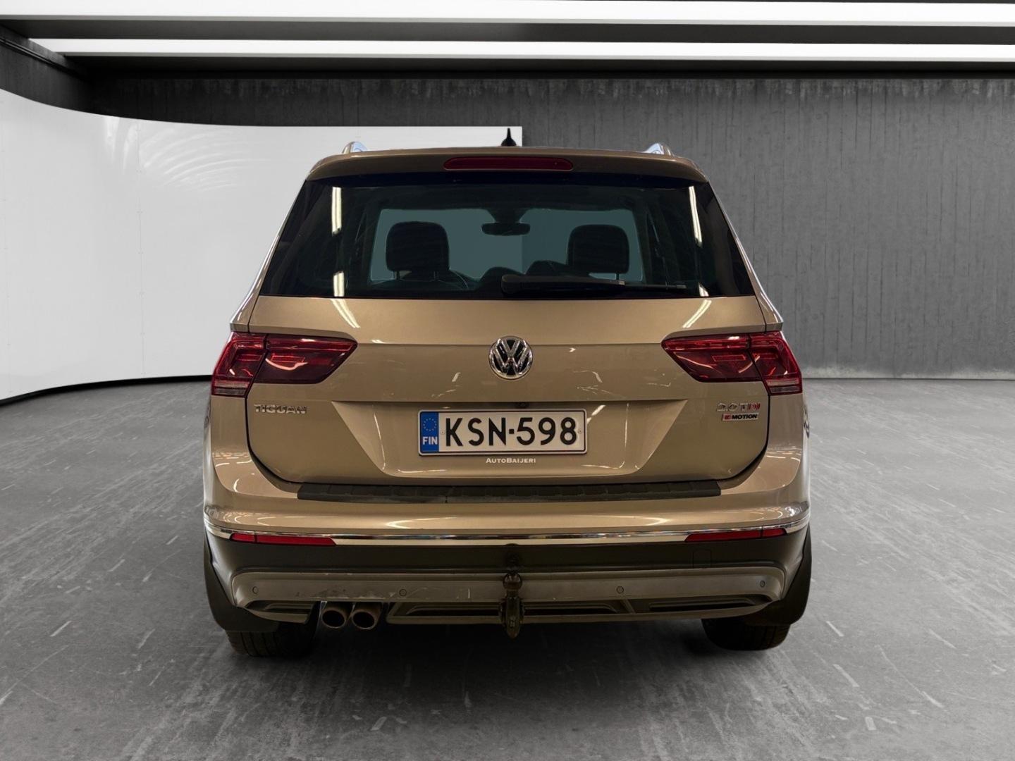 VOLKSWAGEN Tiguan 2016