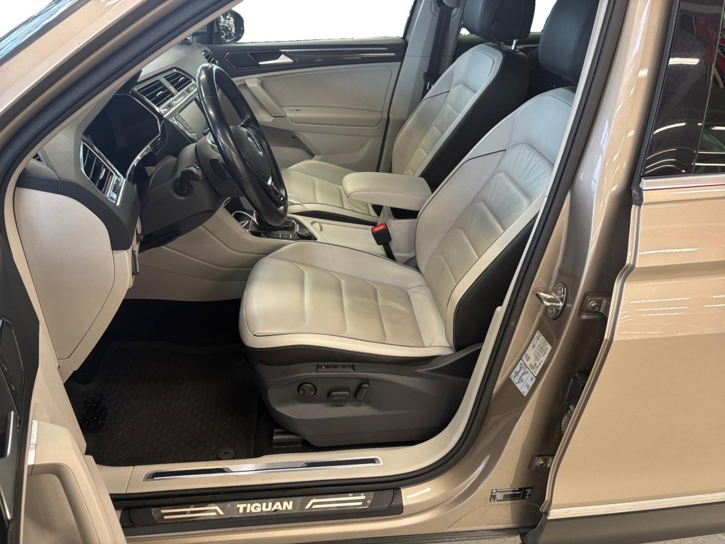 VOLKSWAGEN Tiguan 2016