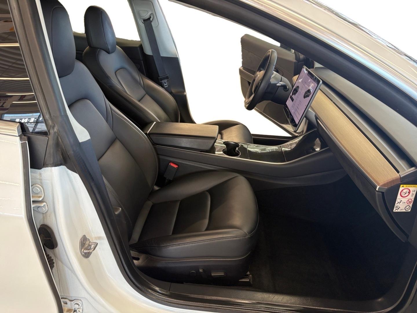 TESLA Model 3 2019