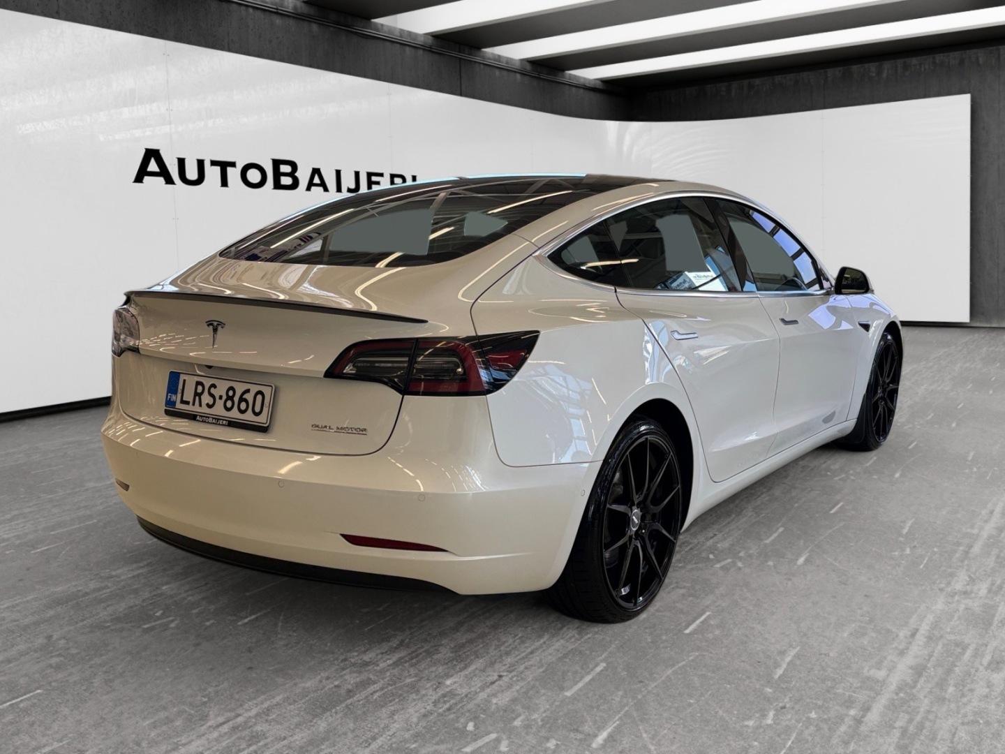 TESLA Model 3 2019