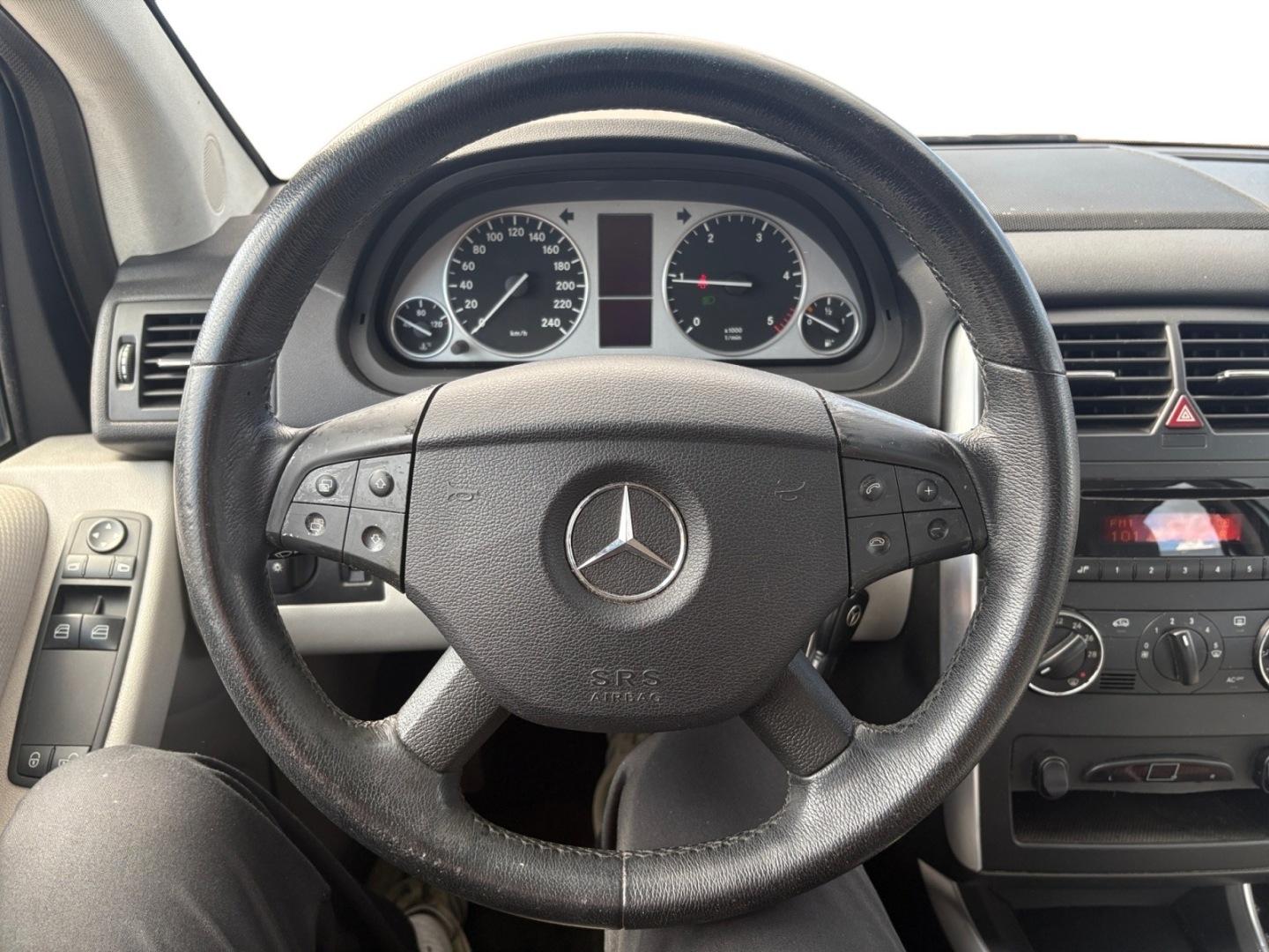 MERCEDES-BENZ B 2005