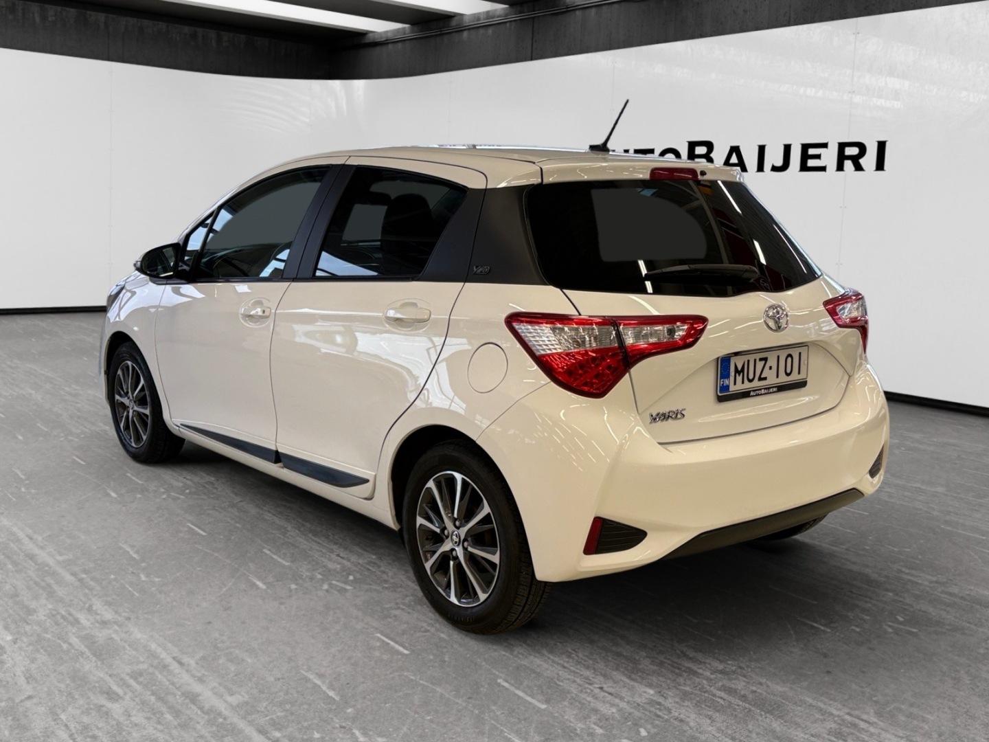 TOYOTA Yaris 3