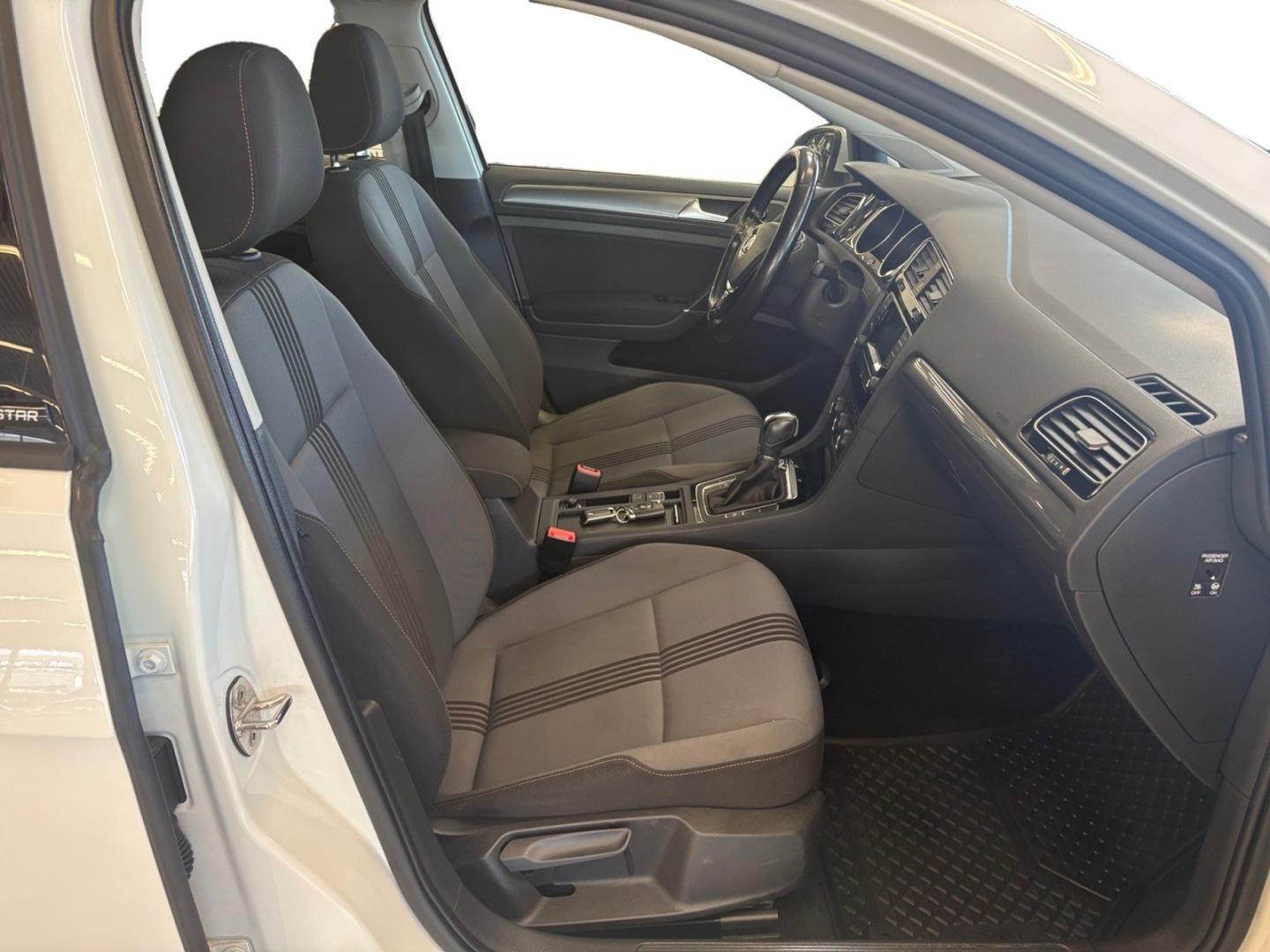 VOLKSWAGEN Golf 2017