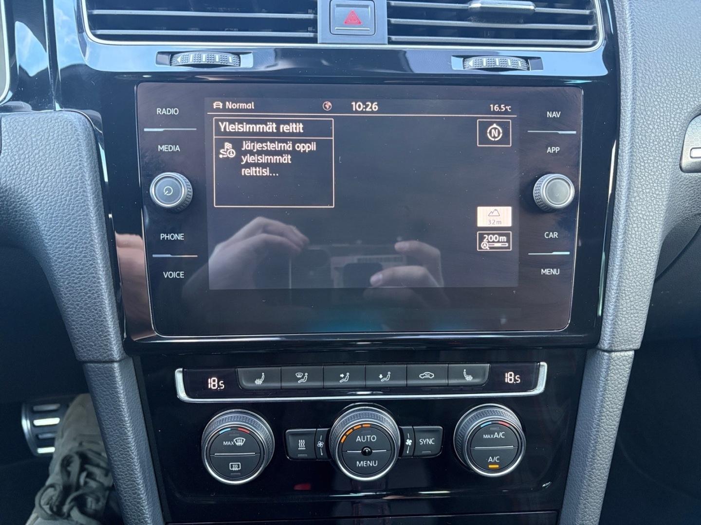 VOLKSWAGEN Golf 2017