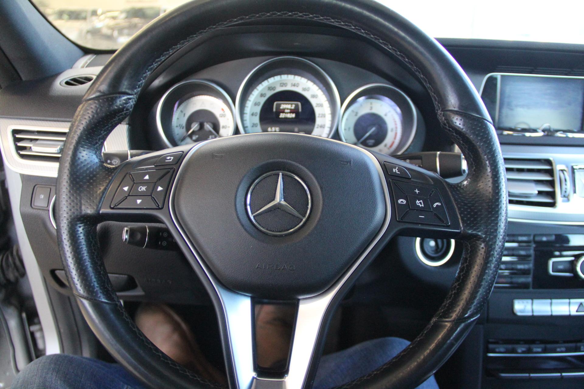 MERCEDES-BENZ E 2015