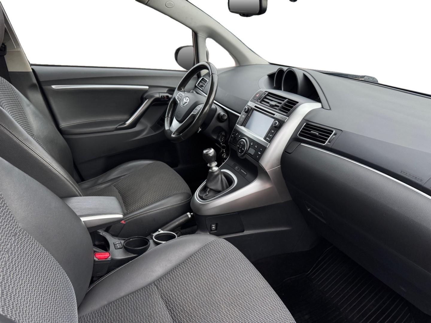 TOYOTA Verso 2015