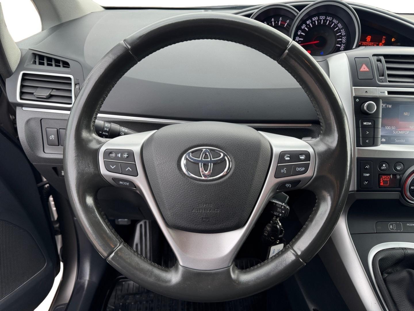 TOYOTA Verso 2015