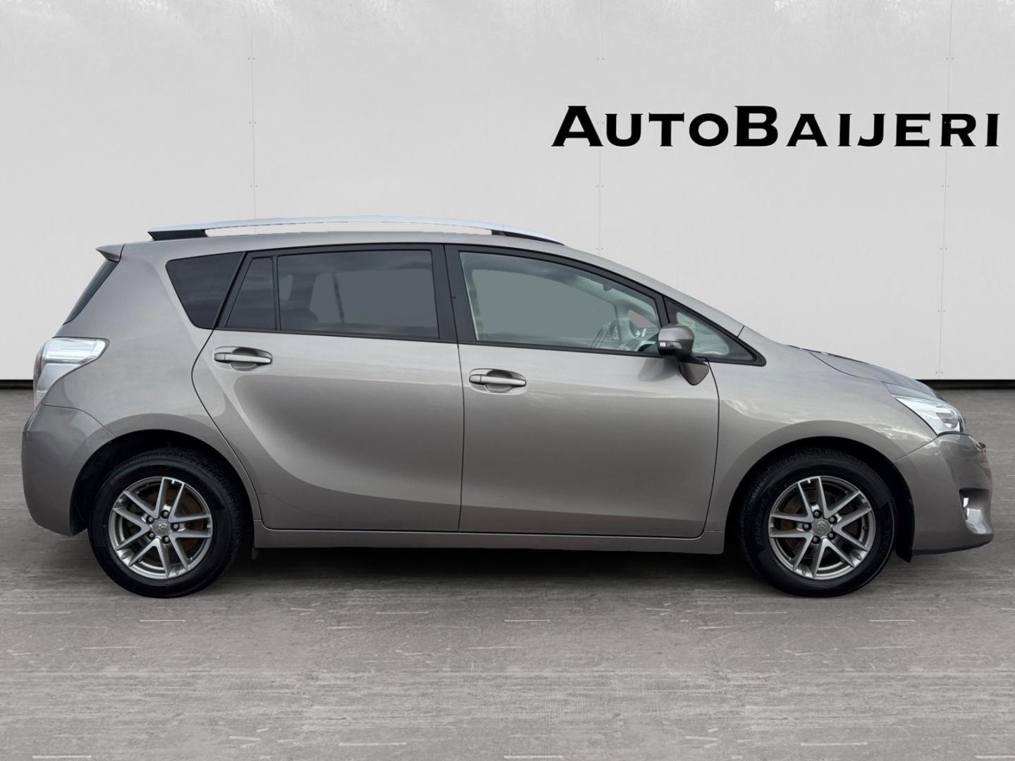 TOYOTA Verso 2015