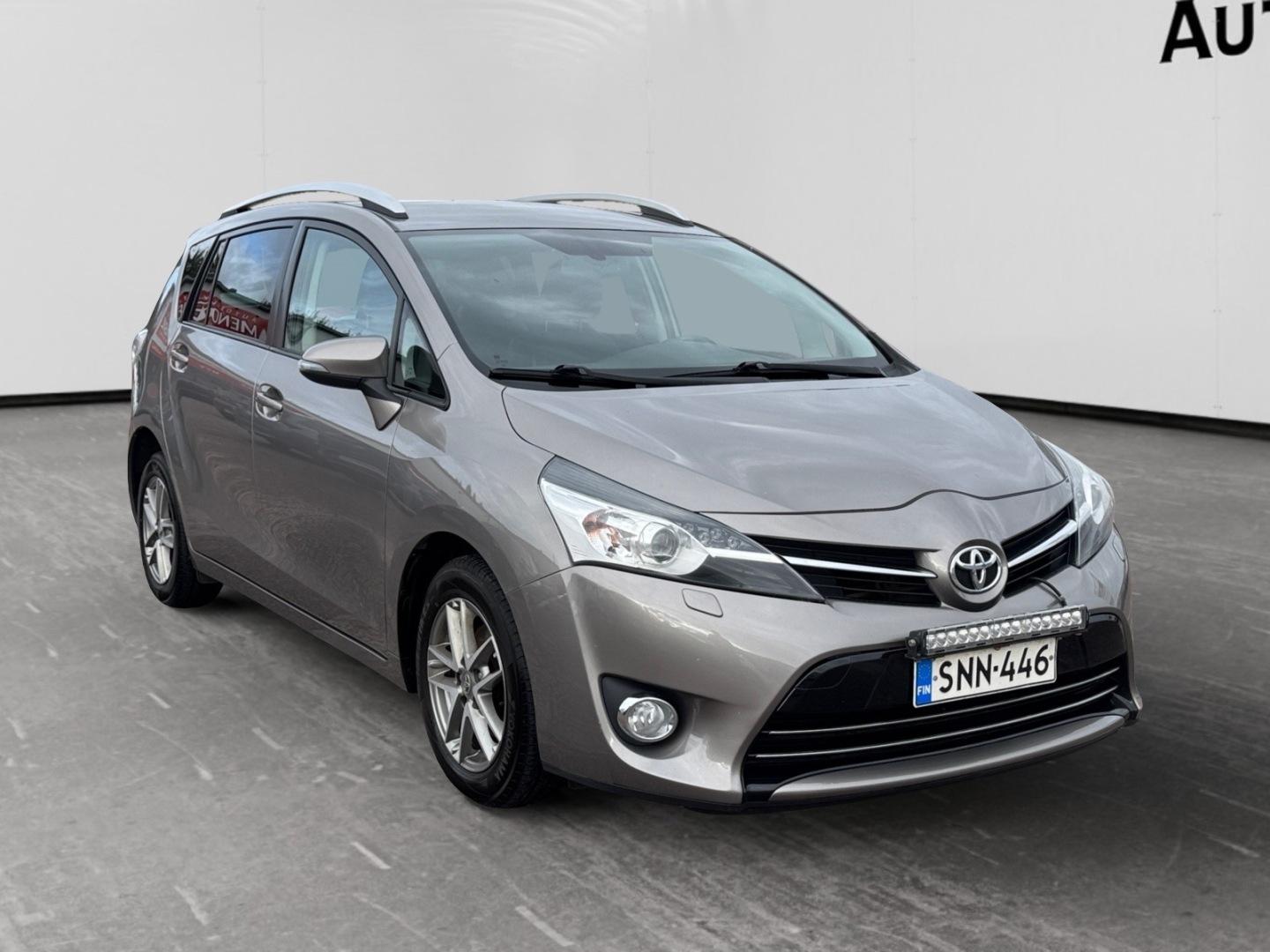 TOYOTA Verso 2015