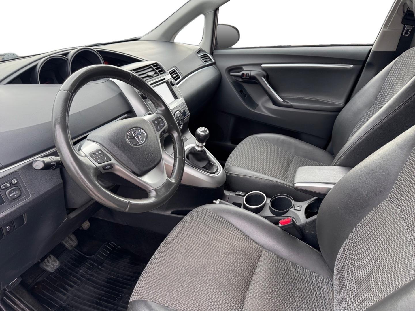 TOYOTA Verso 2015