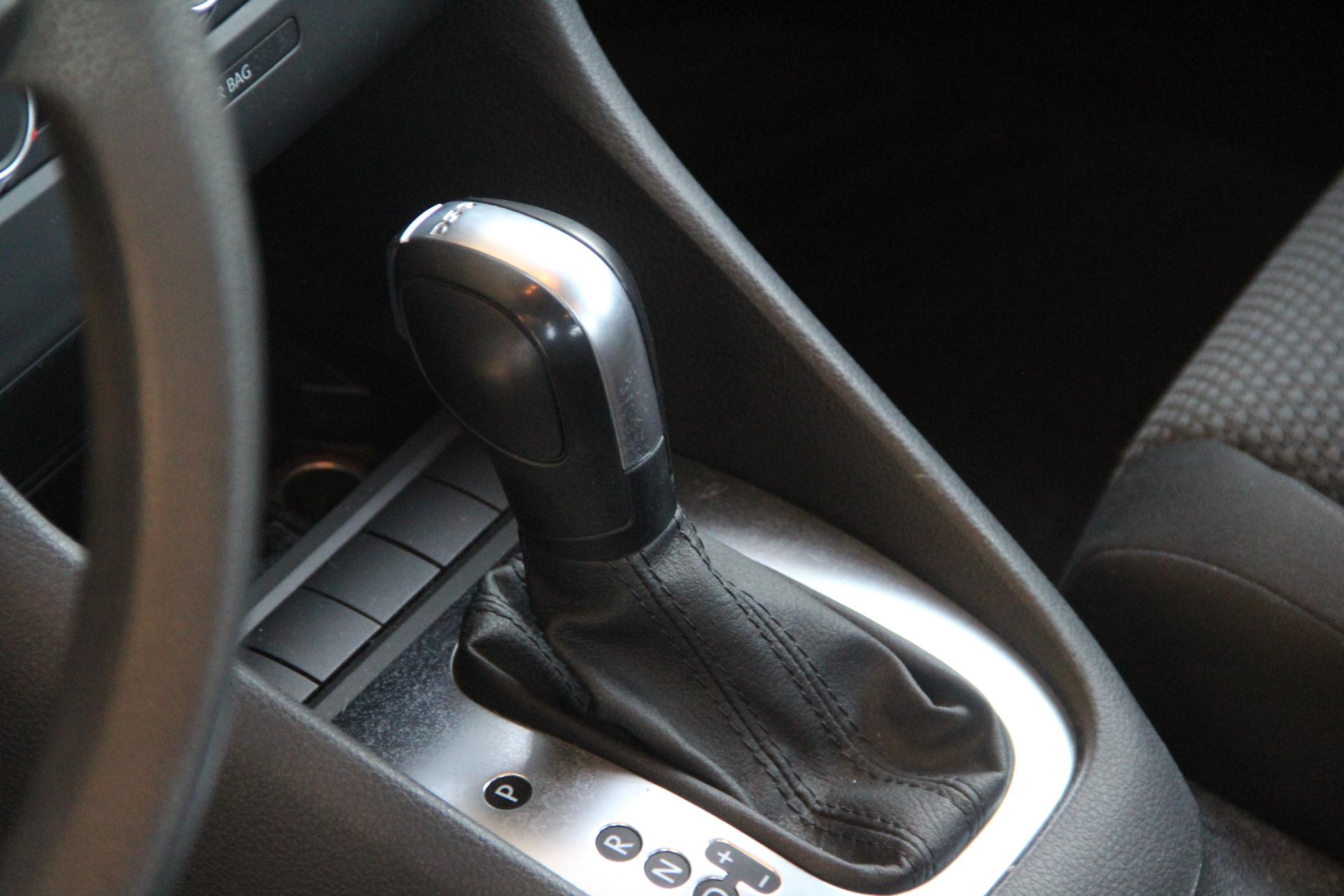 VOLKSWAGEN Golf 2011