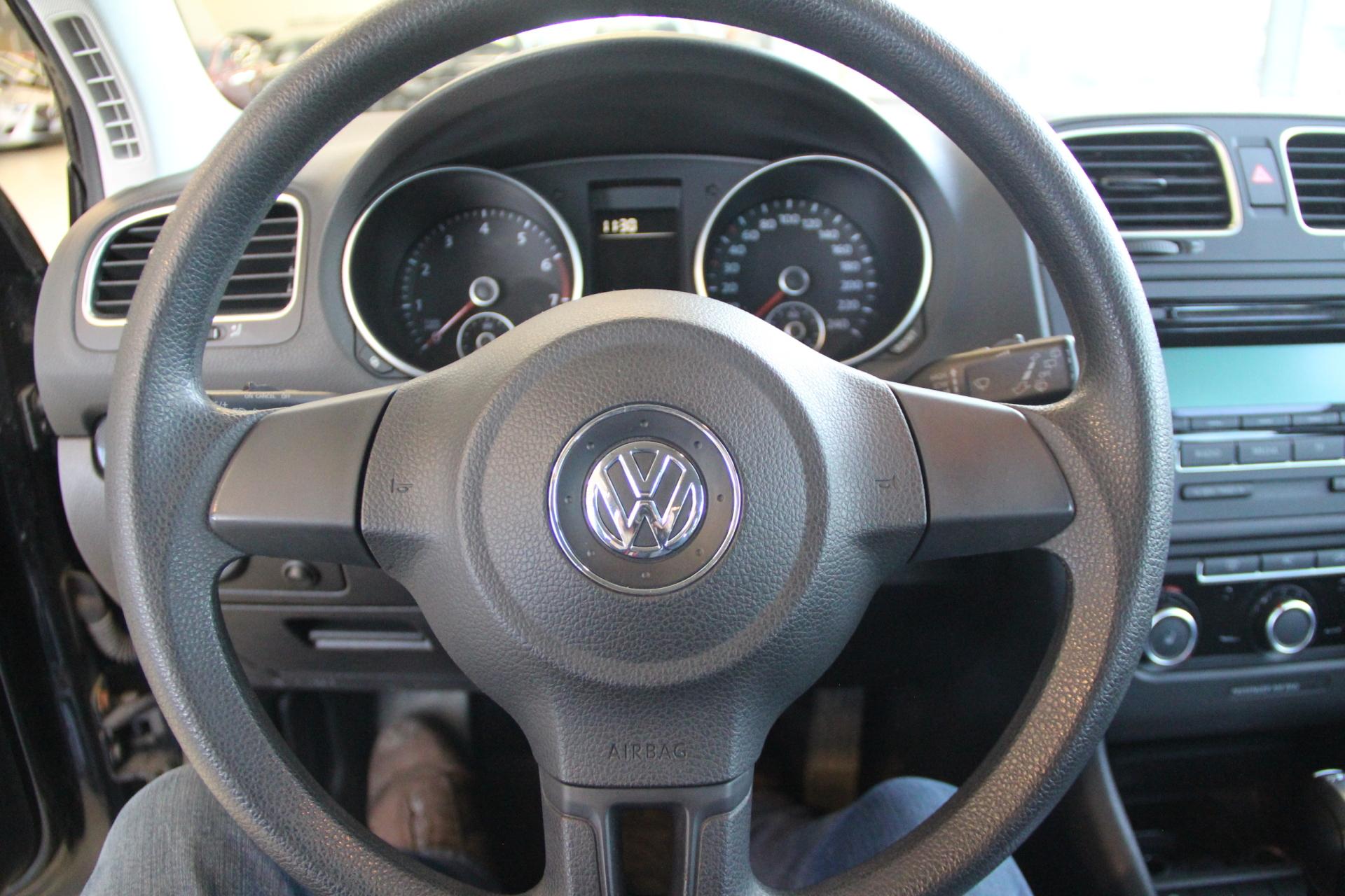 VOLKSWAGEN Golf 2011