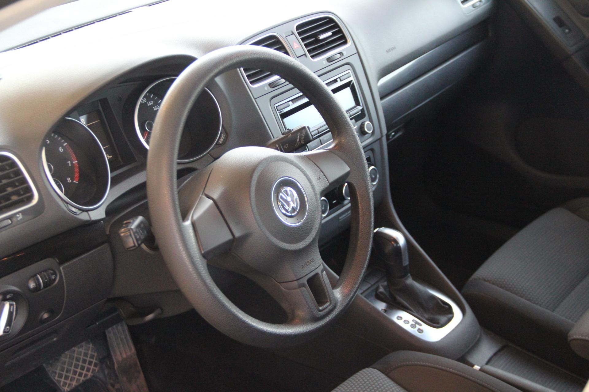 VOLKSWAGEN Golf 2011