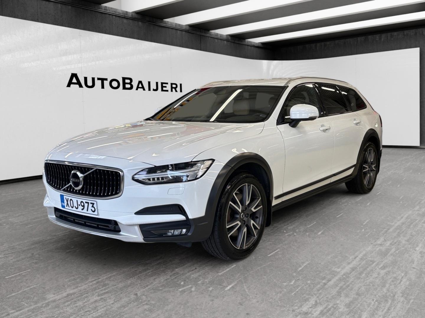 VOLVO V90 Cross Country 2017