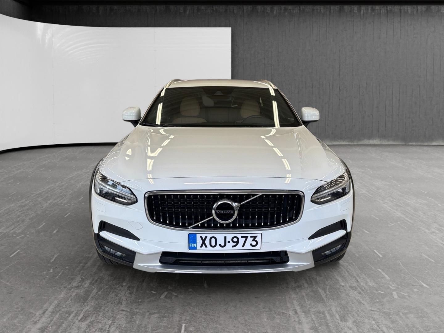 VOLVO V90 Cross Country 2017