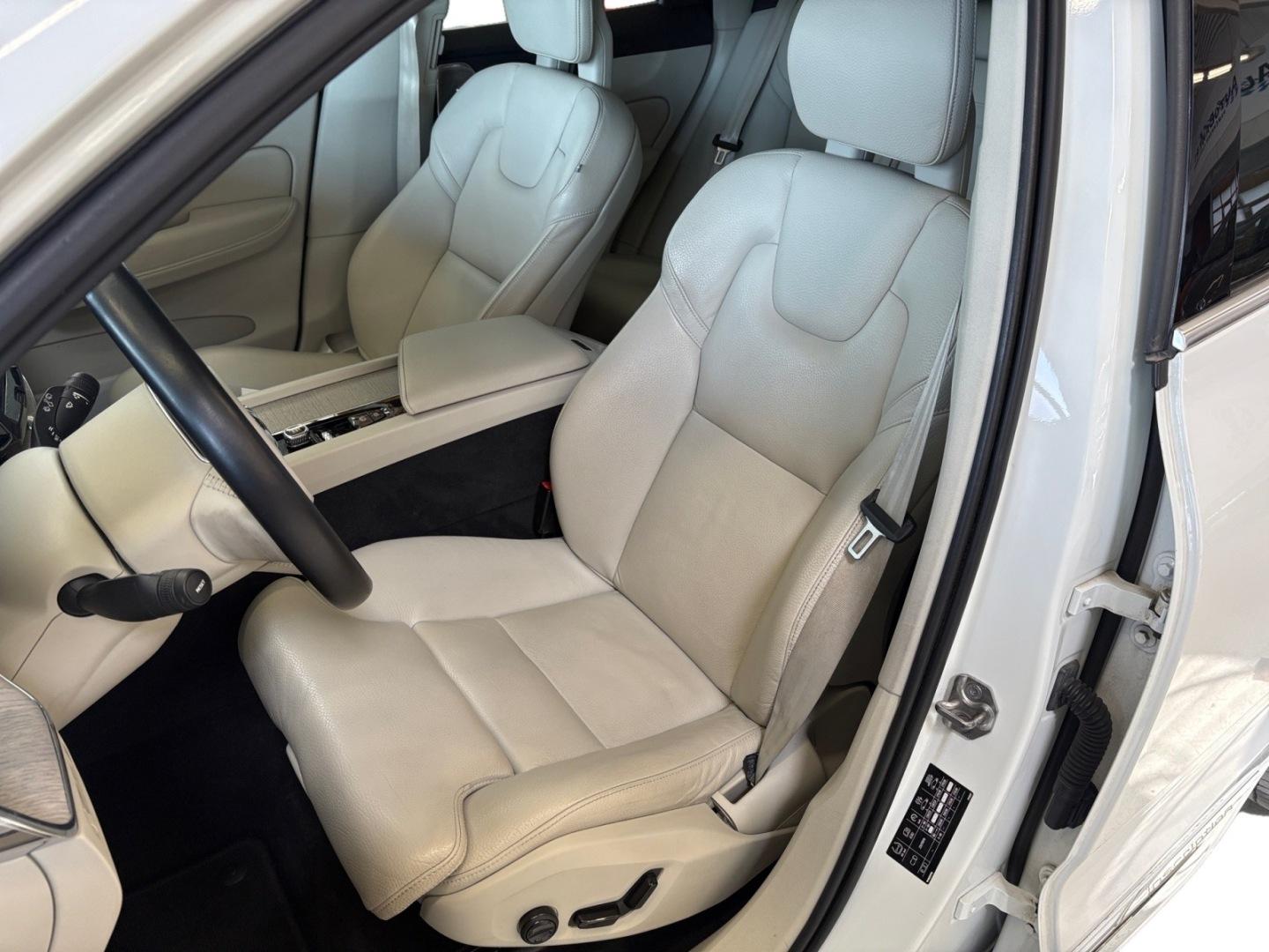 VOLVO XC60 2018