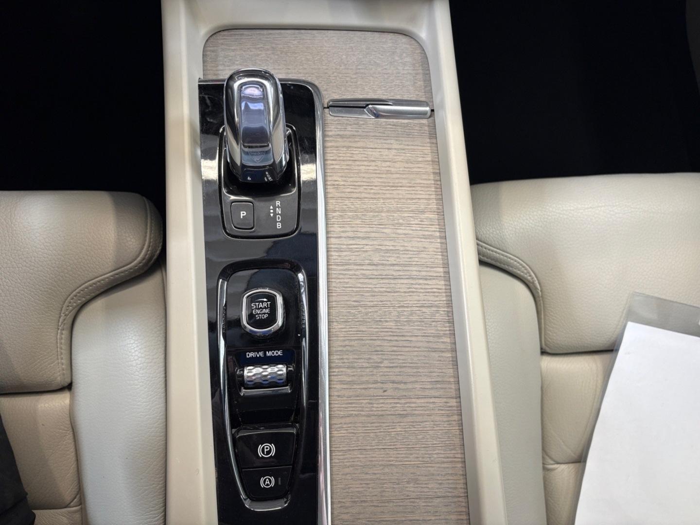 VOLVO XC60 2018