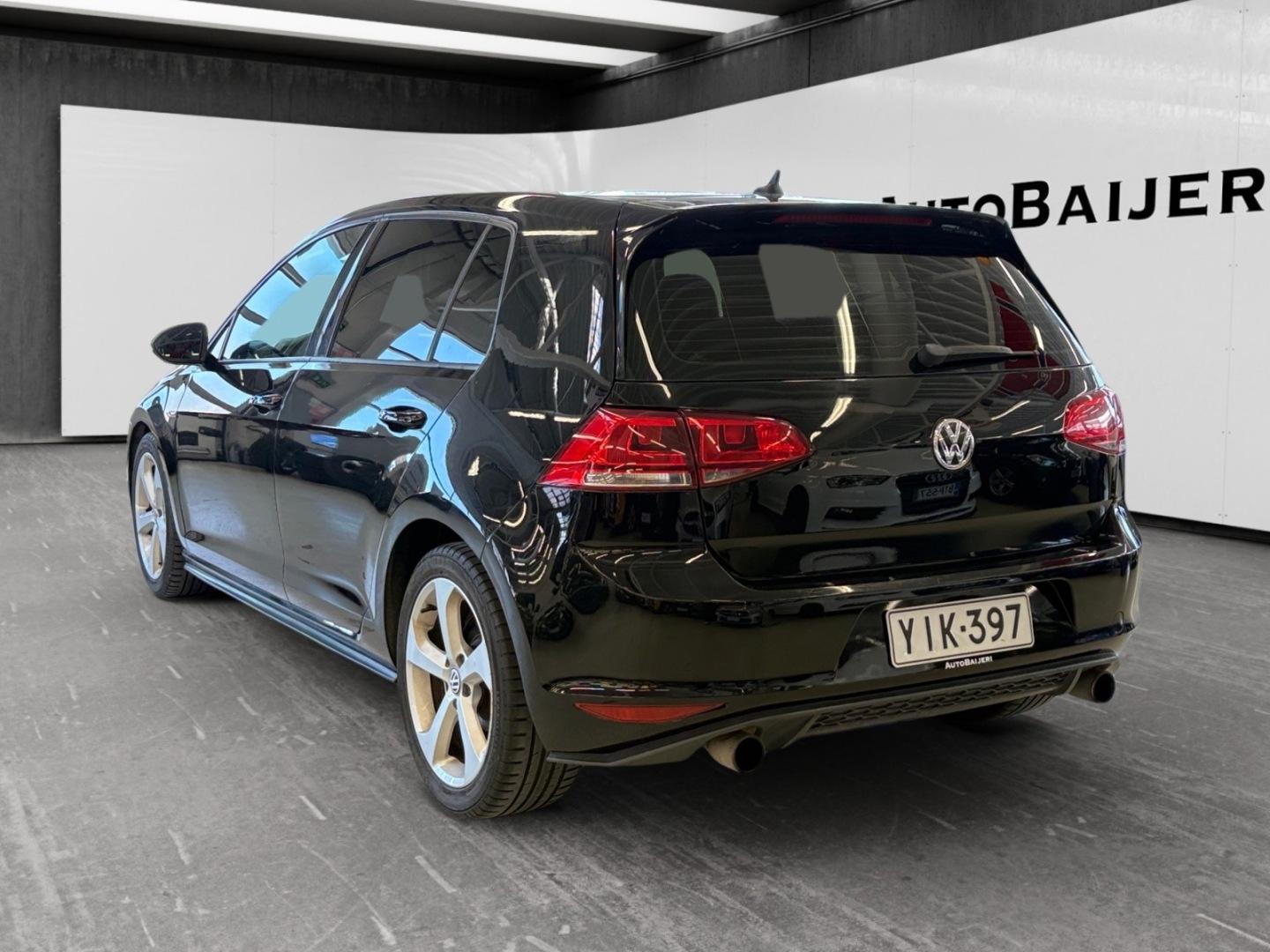 VOLKSWAGEN Golf 2013