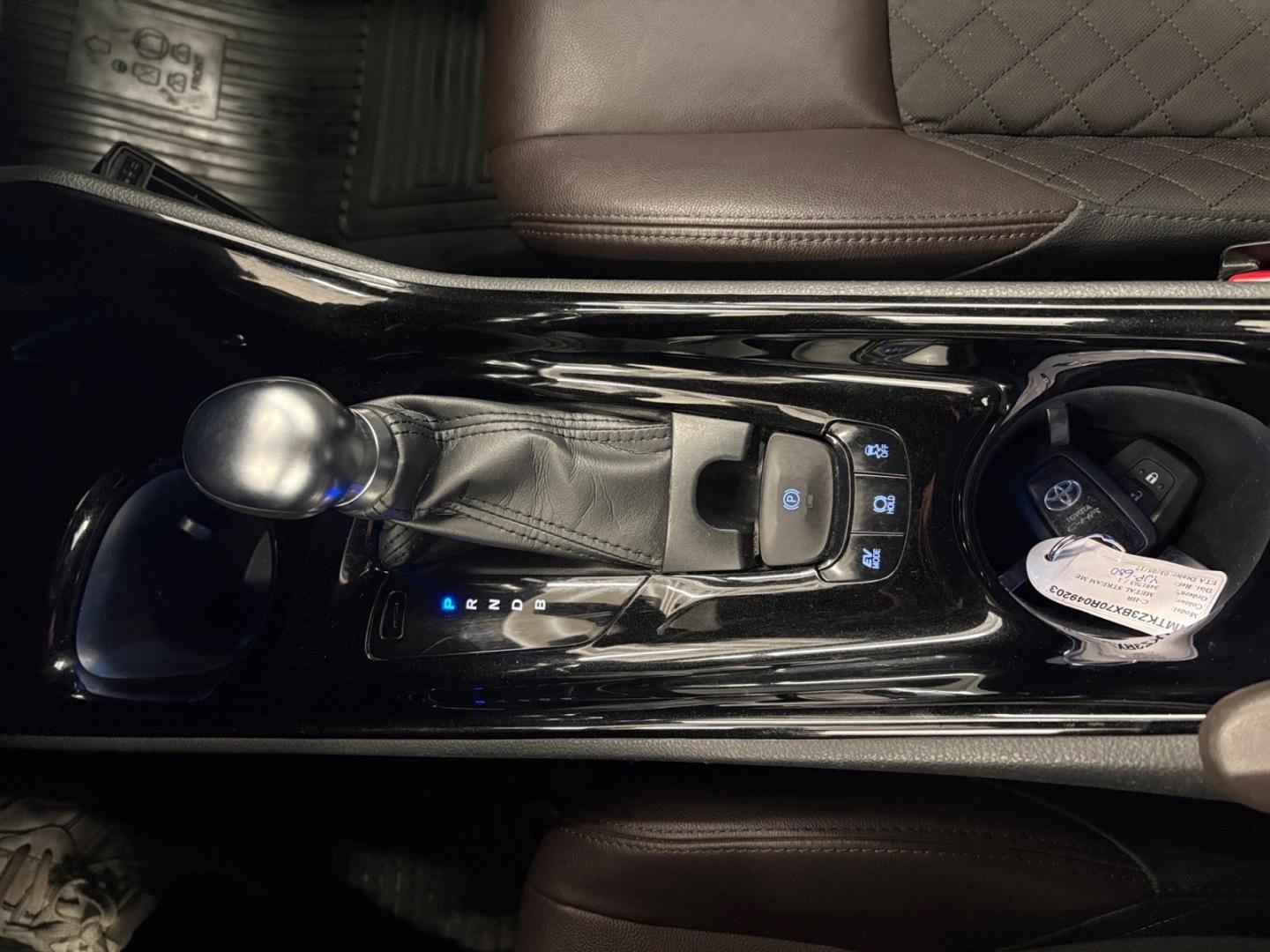 TOYOTA C-HR 2017