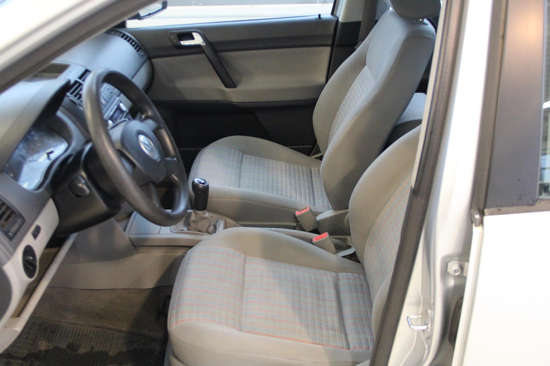 VOLKSWAGEN Polo 2005