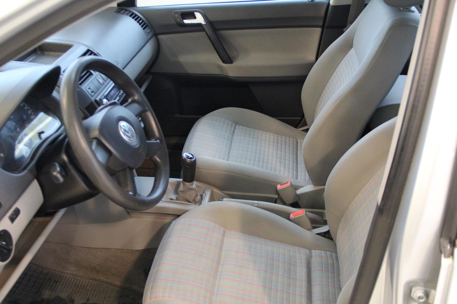VOLKSWAGEN Polo 2005