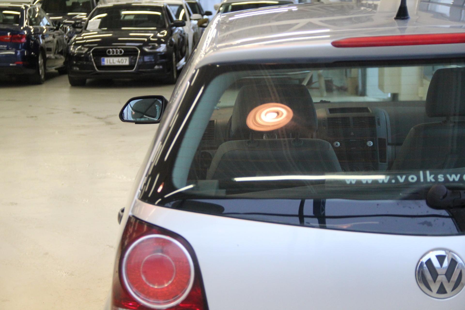 VOLKSWAGEN Polo 2005