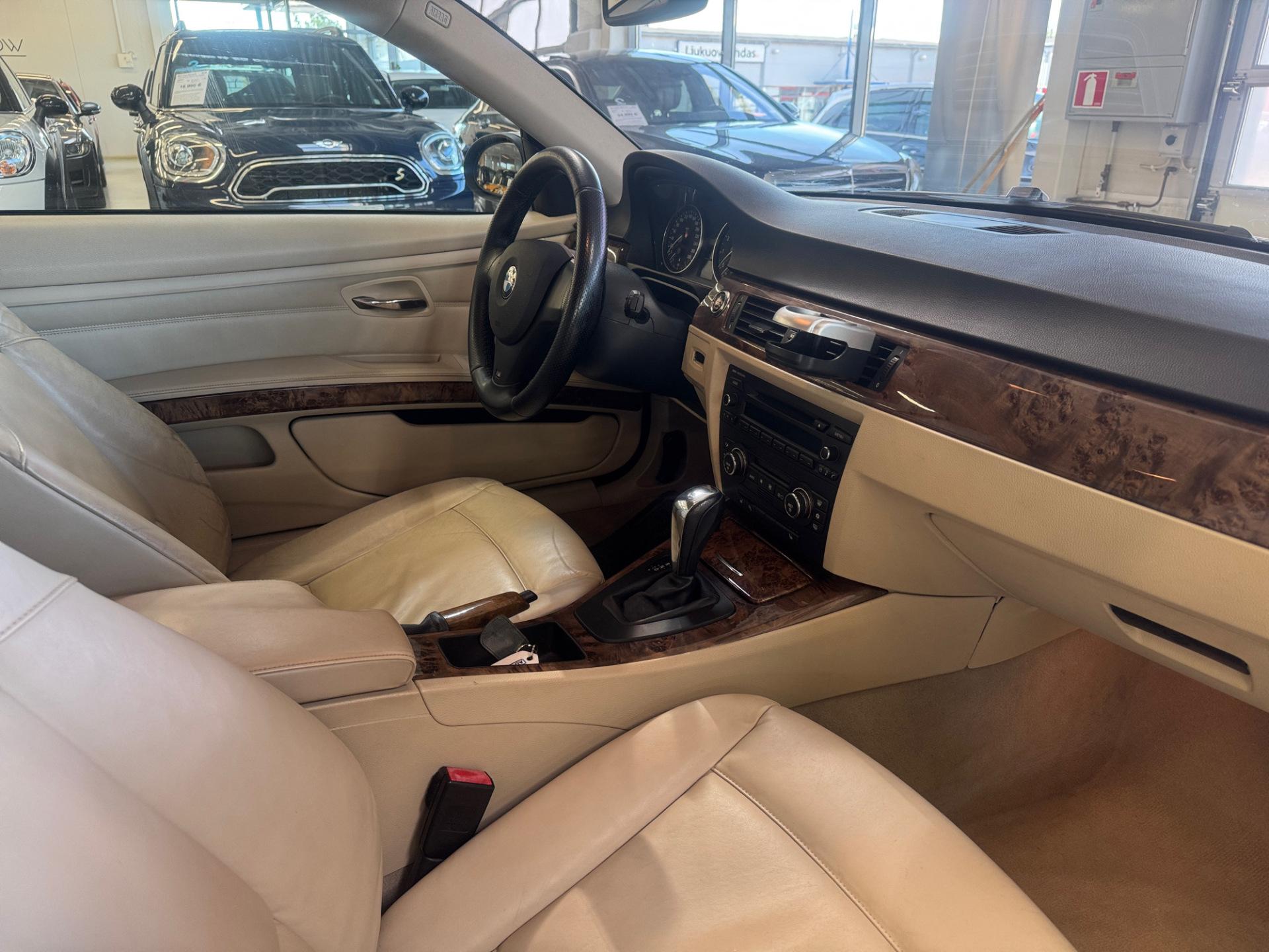 BMW 325 2008