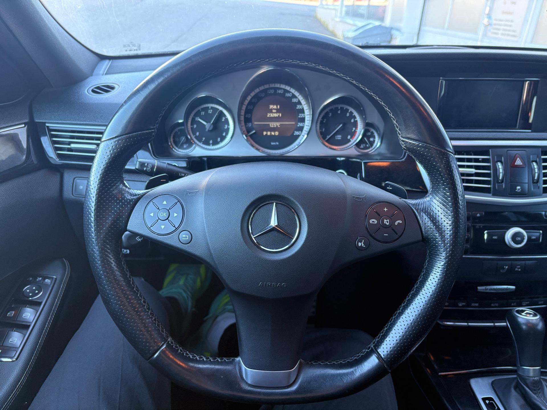 MERCEDES-BENZ E 2010