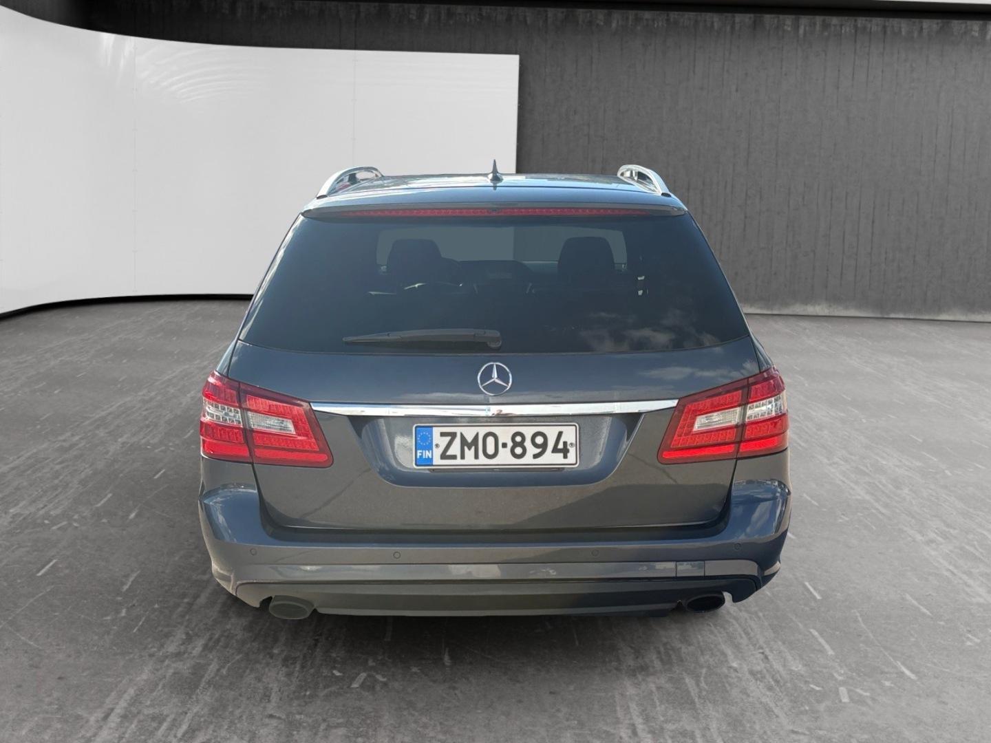 MERCEDES-BENZ E 2010